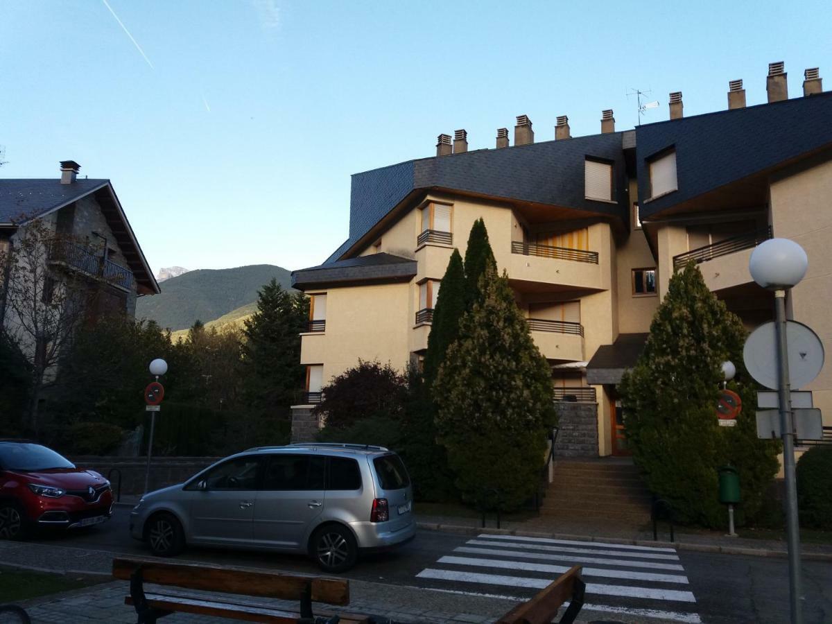 Best Biescas Tourist Home Экстерьер фото